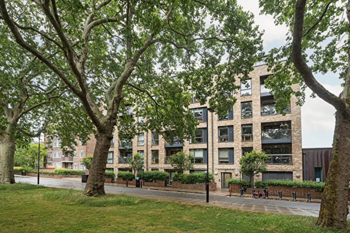 1 Bedroom Flat For Sale In Flat, Crisp Court, Gascoyne Road, Victoria Park, London, E9 - Photo 4