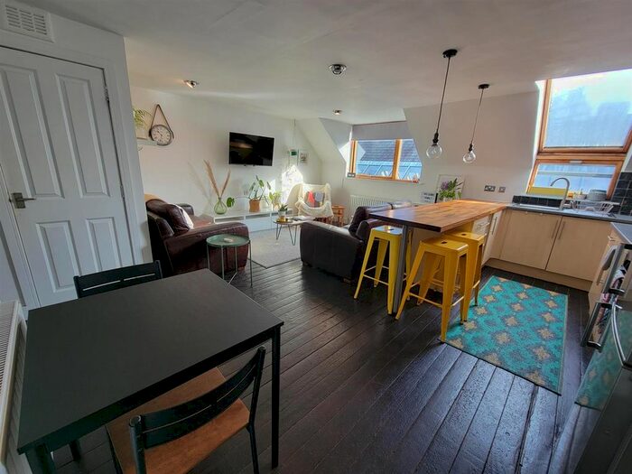 2 Bedroom Flat To Rent In Bonnygate, Cupar, KY15