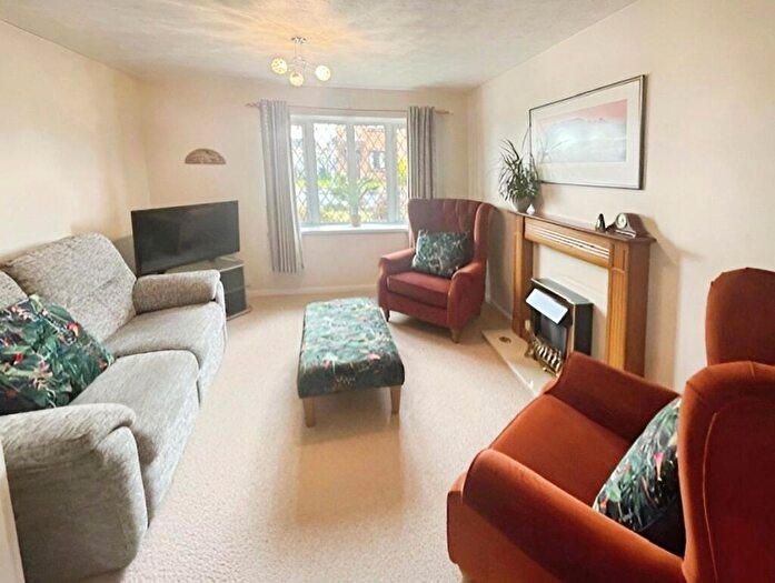 2 Bedroom Bungalow For Sale In Sheldrake Close, Thorpe Hesley, Rotherham, South Yorkshire, S61