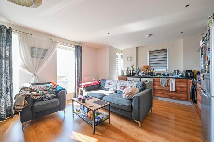 2 Bedroom Flat To Rent In Parnham Street, Limehouse, London, E14