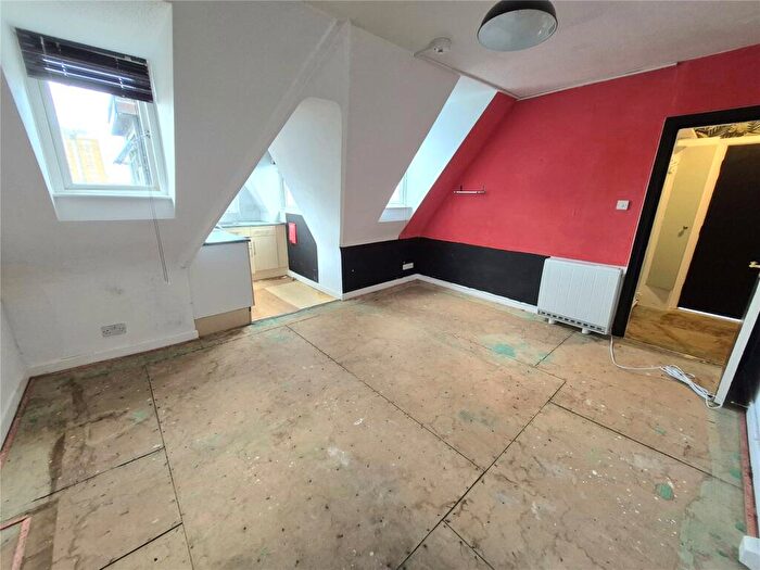 Studio For Sale In Durley Gardens, Bournemouth, Dorset, BH2