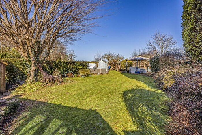 5 Bedroom House For Sale In Woodmancote Lane, Woodmancote, PO10