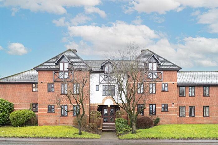 1 Bedroom Flat For Sale In Station Road, Harpenden, AL5