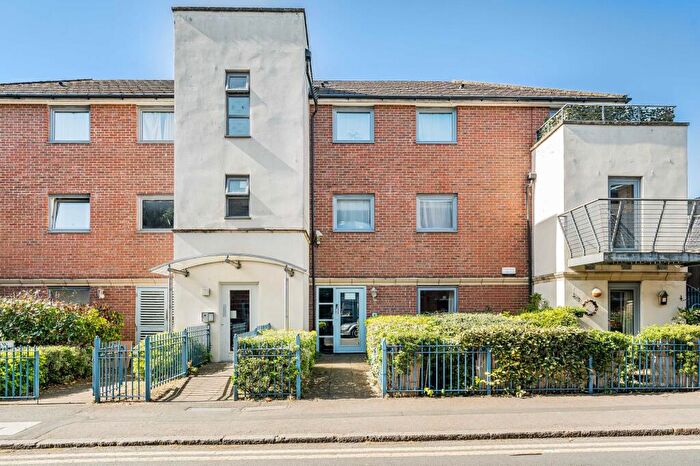 2 Bedroom Flat For Sale In West End Road, St. Johns View West End Road, HP11