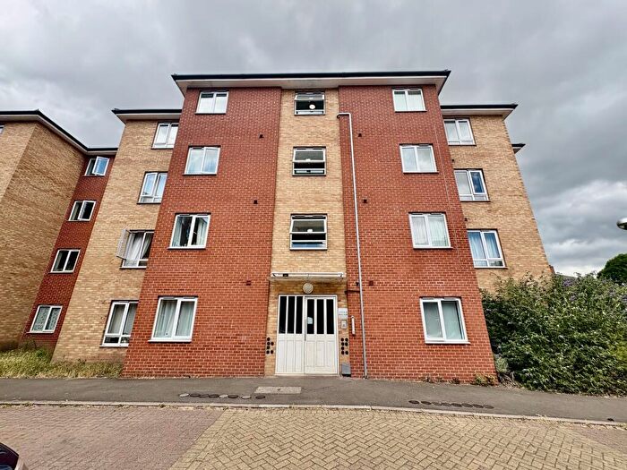 2 Bedroom Flat To Rent In Brook Court, NG7
