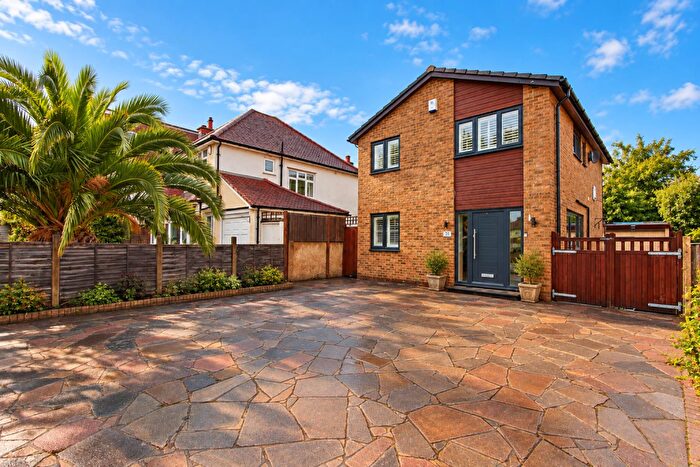 4 Bedroom Detached House For Sale In St. Dunstans Hill, Cheam, Sutton, SM1