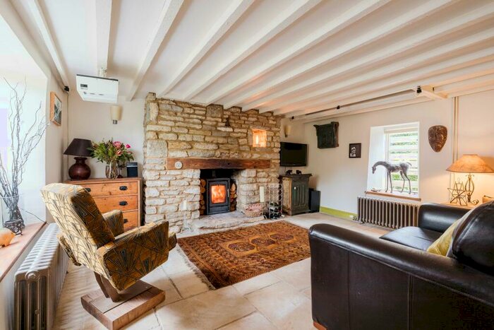 2 Bedroom Cottage For Sale In Upper Minety, Malmesbury, SN16
