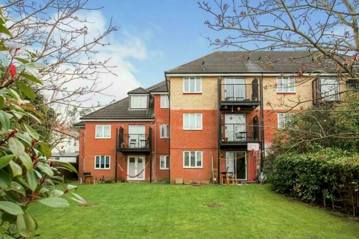 2 Bedroom Apartment To Rent In Midanbury Lane, Southampton, SO18