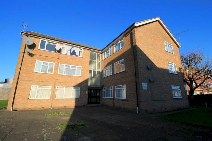 1 Bedroom Flat To Rent In Victoria Road, Ruislip, HA4