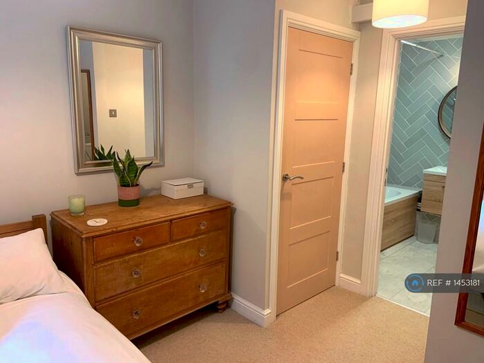 1 Bedroom Flat To Rent In Finsbury Place, Chipping Norton, OX7