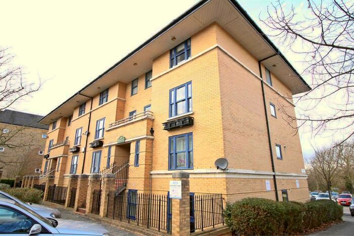 2 Bedroom Apartment To Rent In Crowfield House, Central Milton Keynes, Milton Keynes, MK9