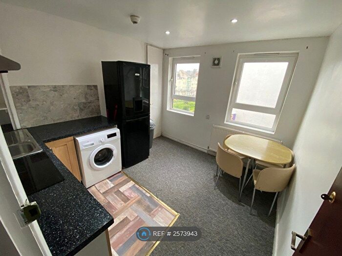 2 Bedroom Flat To Rent In St. James's Street, Brighton, BN2