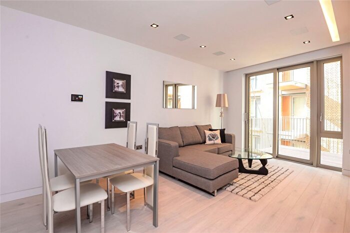 2 Bedroom Flat To Rent In Duchess Walk, London, SE1