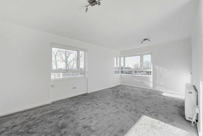 2 Bedroom Flat To Rent In Fortis Green, London N2