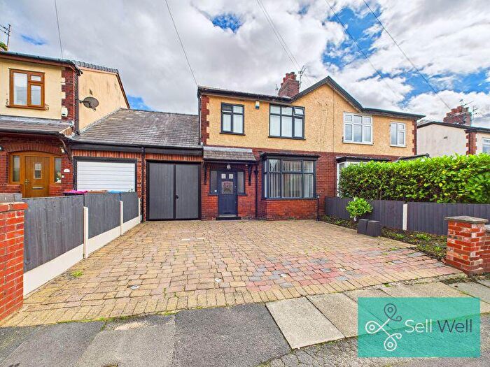 4 Bedroom Semi-Detached House For Sale In Normanby Road, Worsley, Manchester, M28