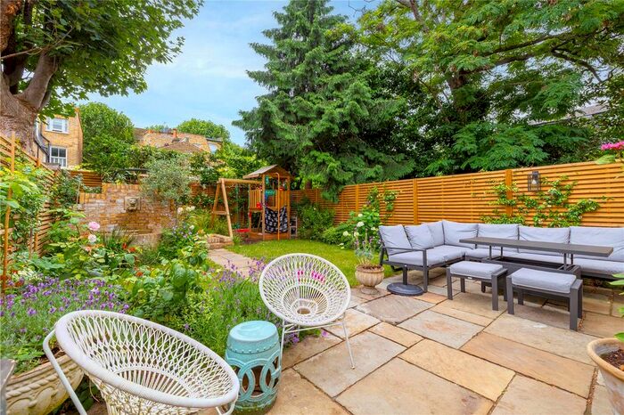 5 Bedroom Semi-Detached House To Rent In Cloncurry Street, London, SW6