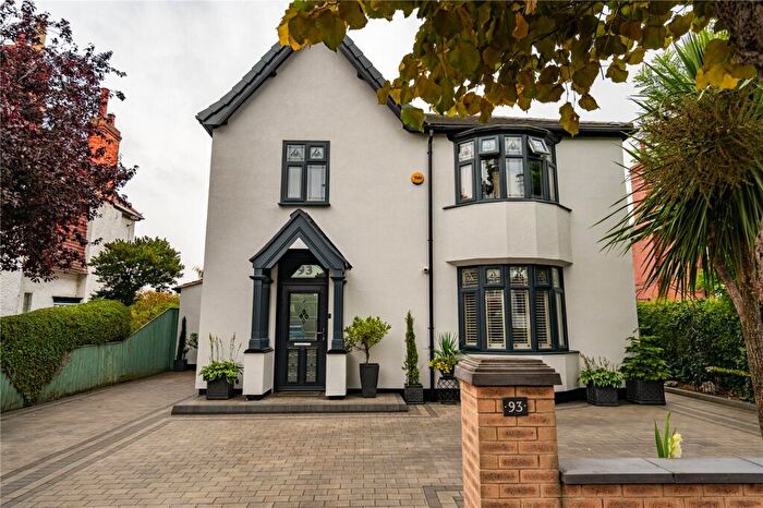 4 Bedroom Detached House For Sale In Welholme Avenue, Grimsby, Lincolnshire, DN32