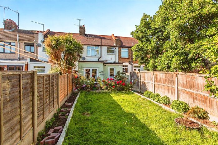 3 Bedroom Terraced House For Sale In Central Avenue, Southend-On-Sea, Essex, SS2