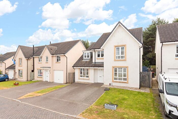5 Bedroom Detached House For Sale In Howatston Court, Livingston Village, EH54