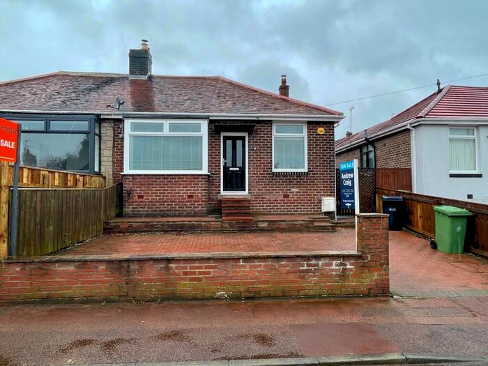 2 Bedroom Bungalow For Sale In Oakwood Gardens, Gateshead, NE11