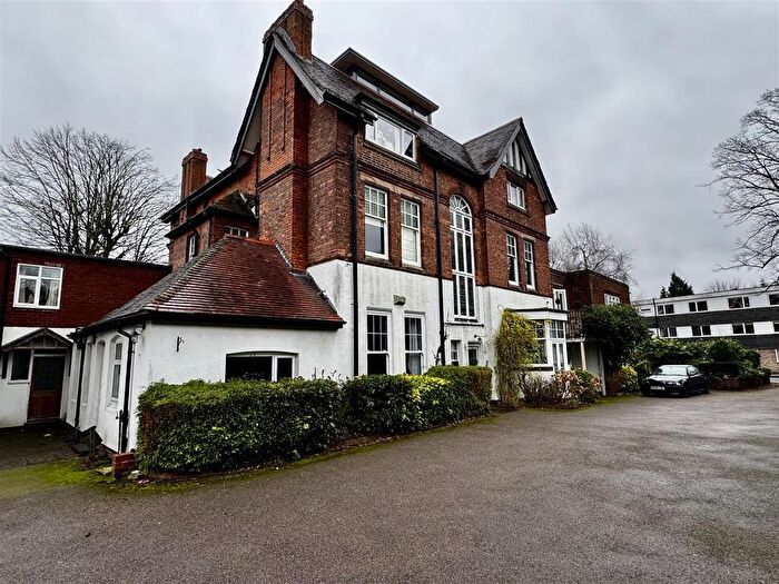 2 Bedroom Flat To Rent In Lichfield Road, Sutton Coldfield, B74