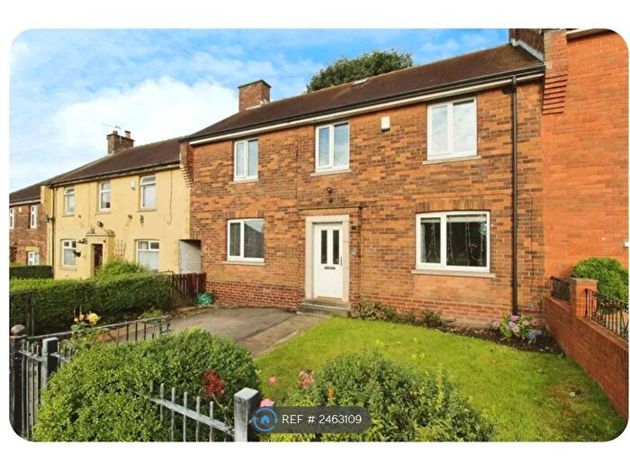 4 Bedroom Terraced House To Rent In Barwick Green, Bradford, BD6