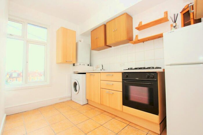 1 Bedroom Flat To Rent In Church Road, Hendon, NW4