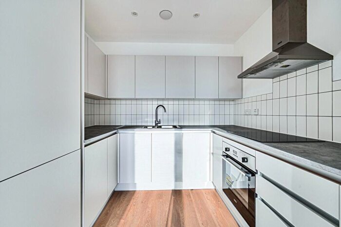 1 Bedroom Flat To Rent In Mast Street, Barking, IG11