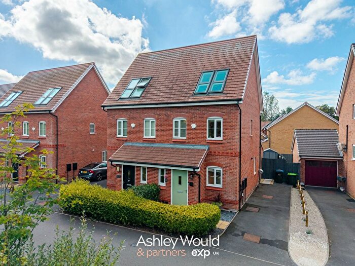 3 Bedroom Semi Detached House For Sale In Denby Way, Cradley Heath, B64