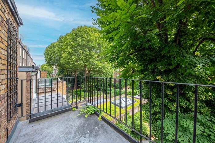 2 Bedroom Flat For Sale In Leinster Square, Notting Hill, London, W2