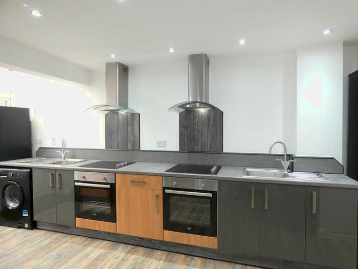 5 Bedroom Terraced House To Rent In Ludlow Road, PO6