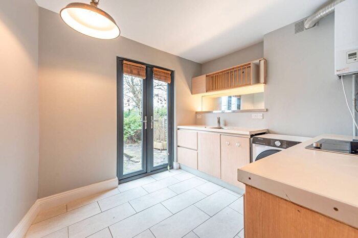 2 Bedroom Maisonette For Sale In Hillside, Harlesden, London, NW10