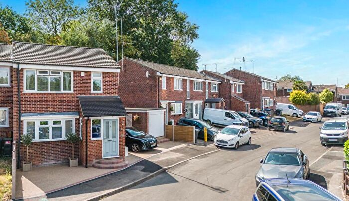 3 Bedroom Semi-Detached House For Sale In Tovey Close, Nazeing, Waltham Abbey, EN9