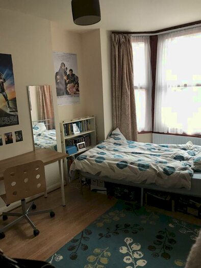 6 Bedroom Semi-Detached House To Rent In Teversal Avenue, Nottingham, NG7