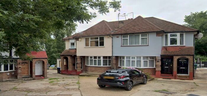 2 Bedroom Ground Flat To Rent In Barnhill Road, Wembley, HA9
