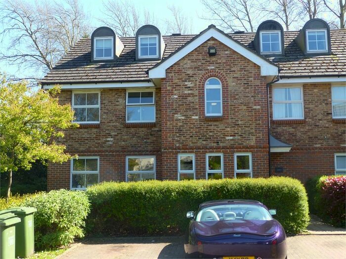 Studio To Rent In Poplar Close, Bracknell, Berkshire, RG12