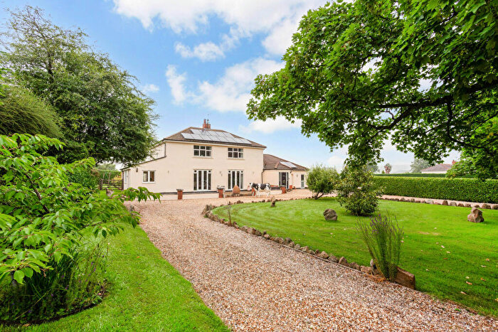 4 Bedroom Detached House For Sale In Sambre Road, Chiseldon, SN4