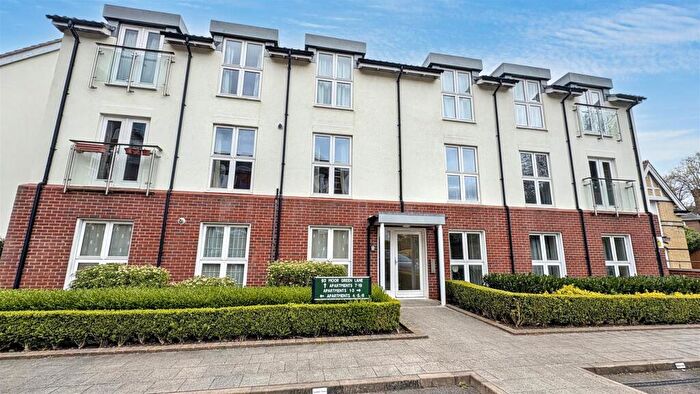 2 Bedroom Apartment For Sale In Moor Green Lane, Birmingham, B13