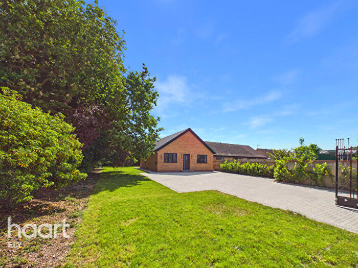 3 Bedroom Detached Bungalow For Sale In Lynn Road, Ely, CB6