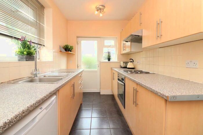 4 Bedroom House To Rent In Shaftesbury Avenue, SO17