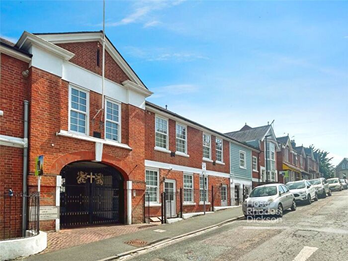 2 Bedroom Apartment For Sale In Denmark Road, Cowes, Isle Of Wight, PO31