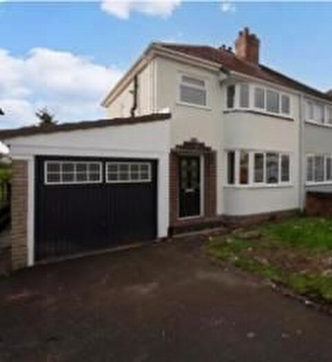 3 Bedroom Detached House For Sale In Glenfern Road, Bilston, West Midlands, WV14