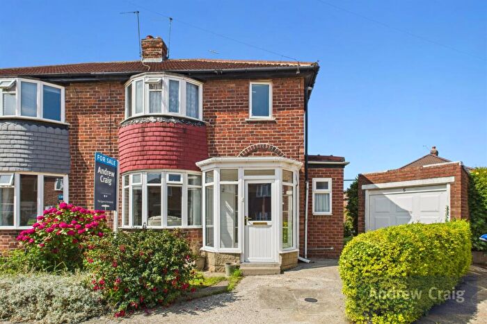3 Bedroom Semi-Detached House For Sale In Marina Grove, Fulwell, SR6