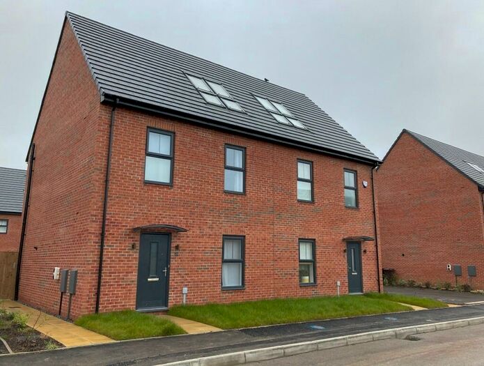 4 Bedroom Semi-Detached House To Rent In St. Johns Grove, Dream, Hull, East Riding Of Yorkshire, HU9