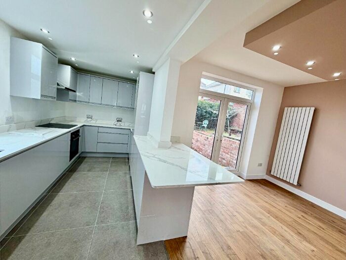 3 Bedroom Semi Detached House To Rent In Clyde Street, Gateshead, Tyne And Wear, NE8