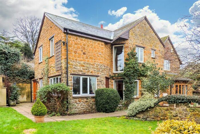 4 Bedroom Property For Sale In Coxs Lane, Hellidon, Daventry NN11