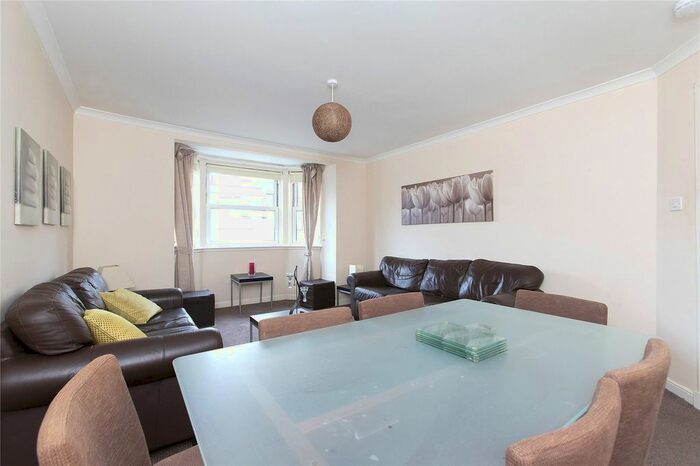 2 Bedroom Flat To Rent In Millar Crescent, Edinburgh, EH10