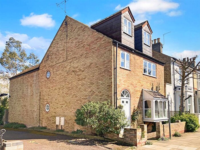 5 Bedroom Detached House For Sale In Abbey Road, Cambridge, CB5
