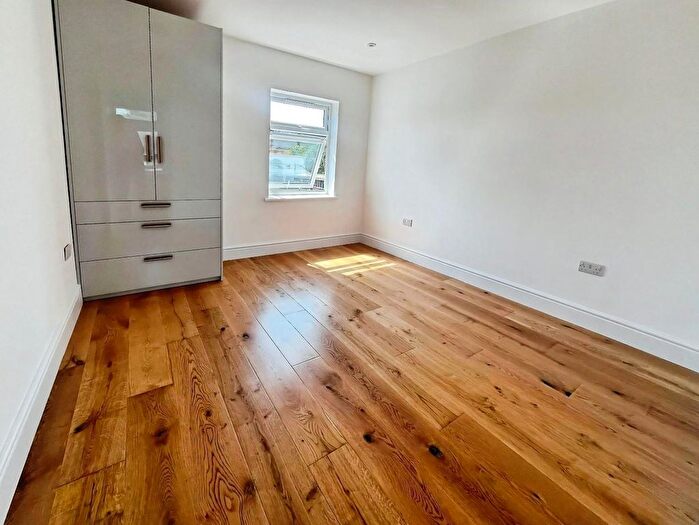 2 Bedroom Property To Rent In Windmill Road, Brentford, TW8