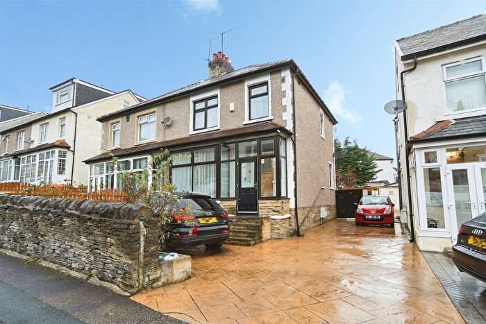 3 Bedroom Semi Detached House For Sale In Shipley Fields Road, Shipley, BD18